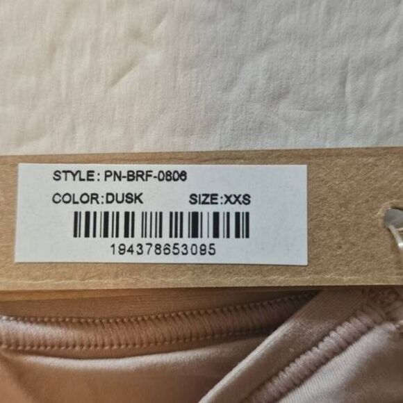 SKIMS PANTY NWT - Picture 5 of 7